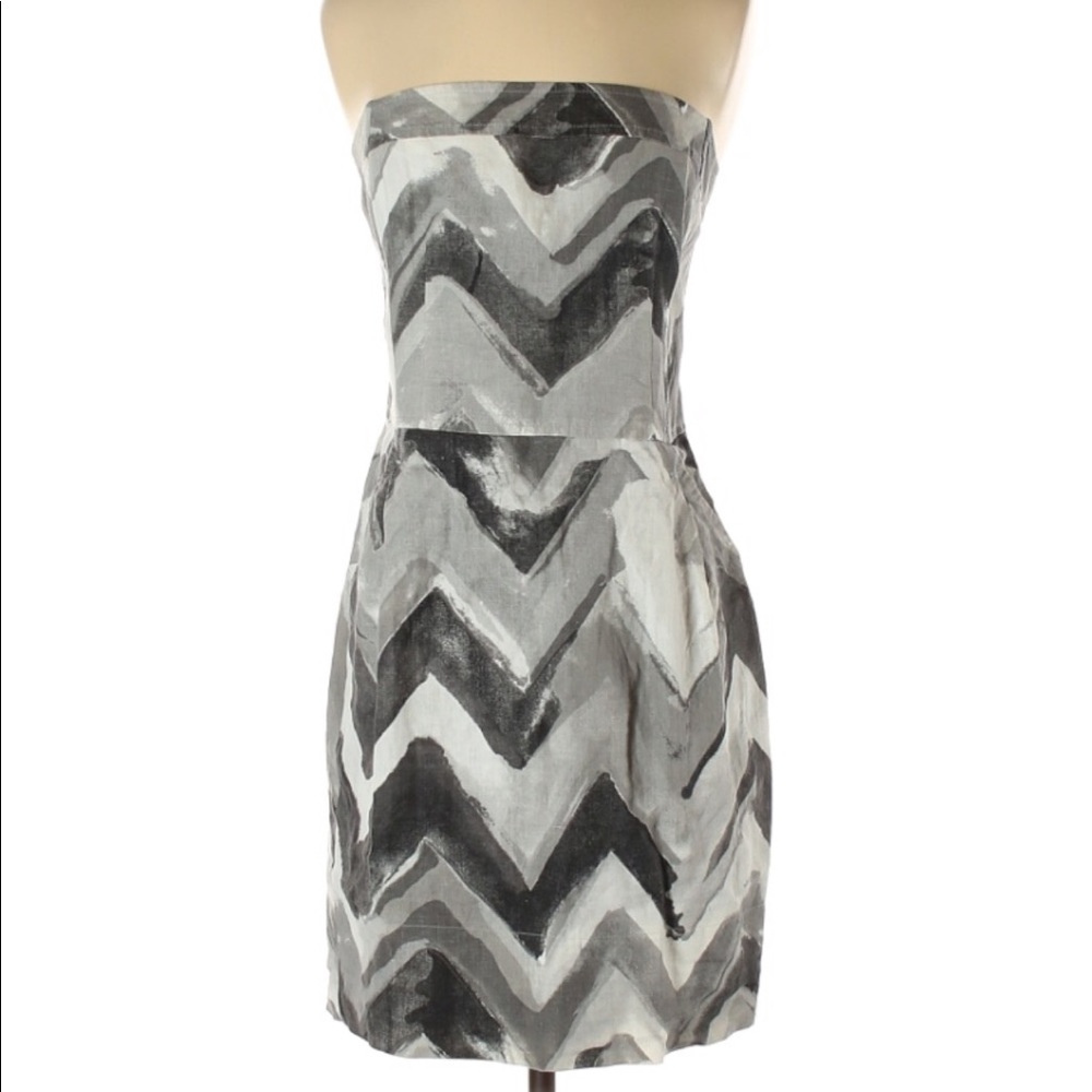 Banana Republic | Chevron Dress black, white, gray dress Size 4